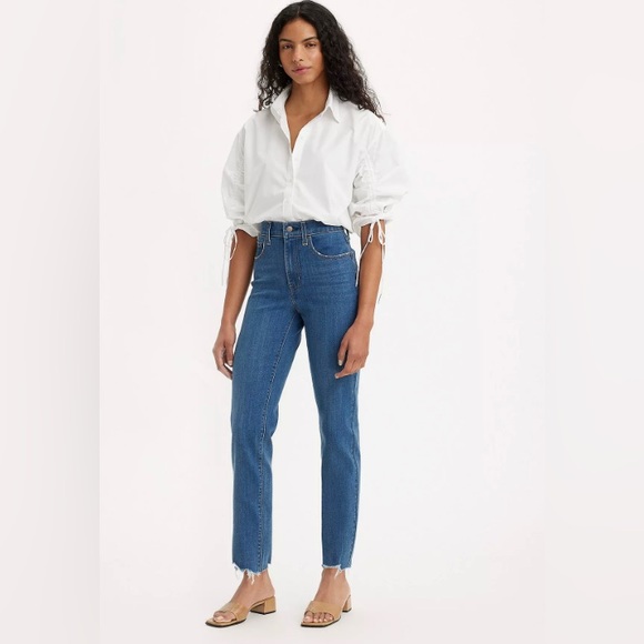 Levi's Denim - Brand New Levi Jeans -  never worn 724 High Rise Straight Cropped, size 29